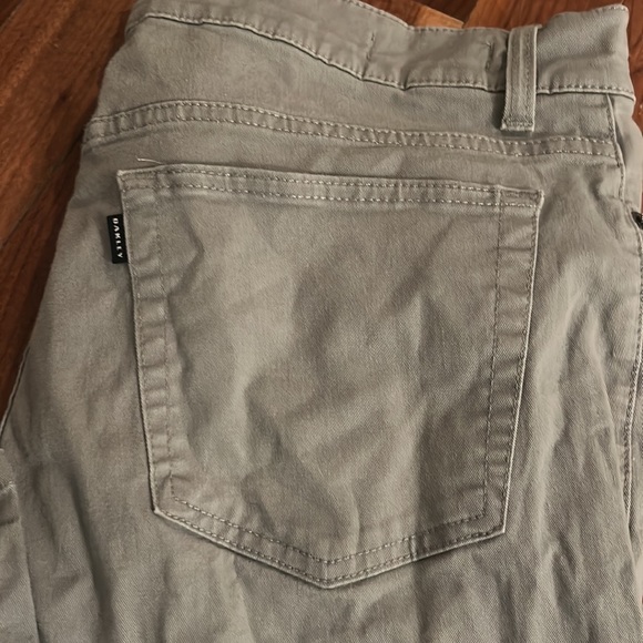 Oakley pants ! Size 36 “custom fit “ - Picture 2 of 4